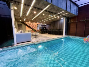 CASA CATALINA Luxury 9BDR Villa In Lleras Park